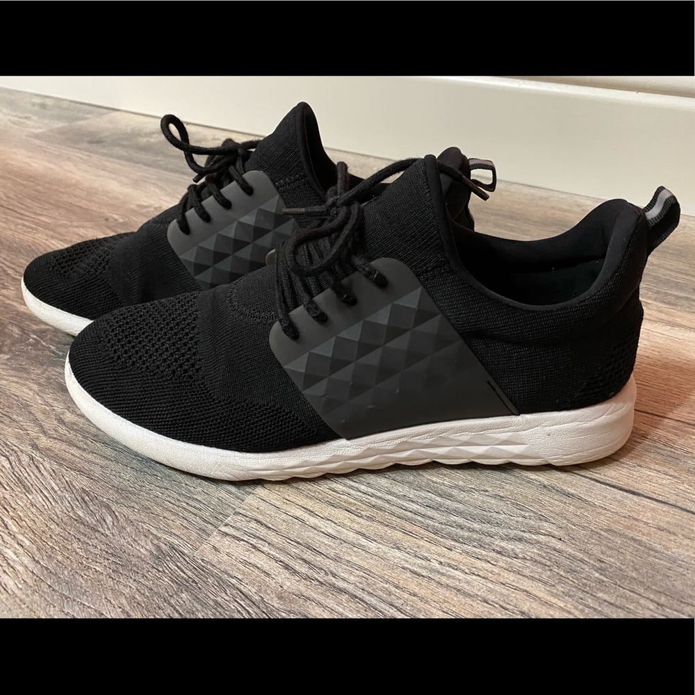 Aldo women’s black slip on tennis shoes